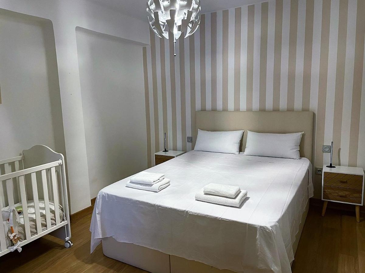 River Roses Malaga Exterior photo